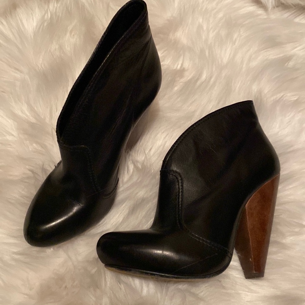 Ash • Black Booties, 37